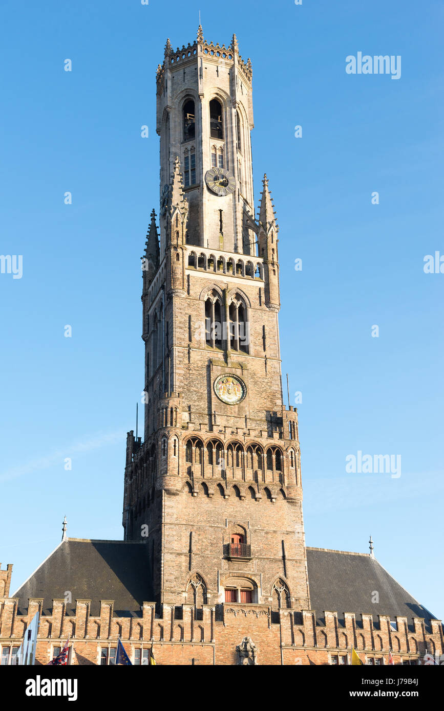 La torre campanaria di Bruges, o Belfort è un campanile medievale utilizzati per la protezione delle libertà concesse dal Conte delle Fiandre in historica Foto Stock La torre campanaria di Bruges, o Belfort è un campanile medievale utilizzati per la protezione delle libertà concesse dal Conte delle Fiandre in historica Foto Stock