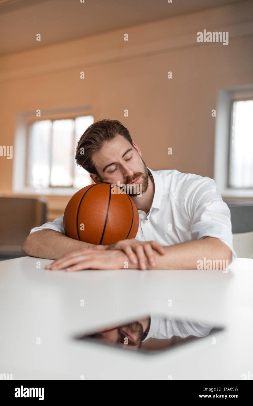 Funny basketball immagini e fotografie stock ad alta risoluzione - Alamy