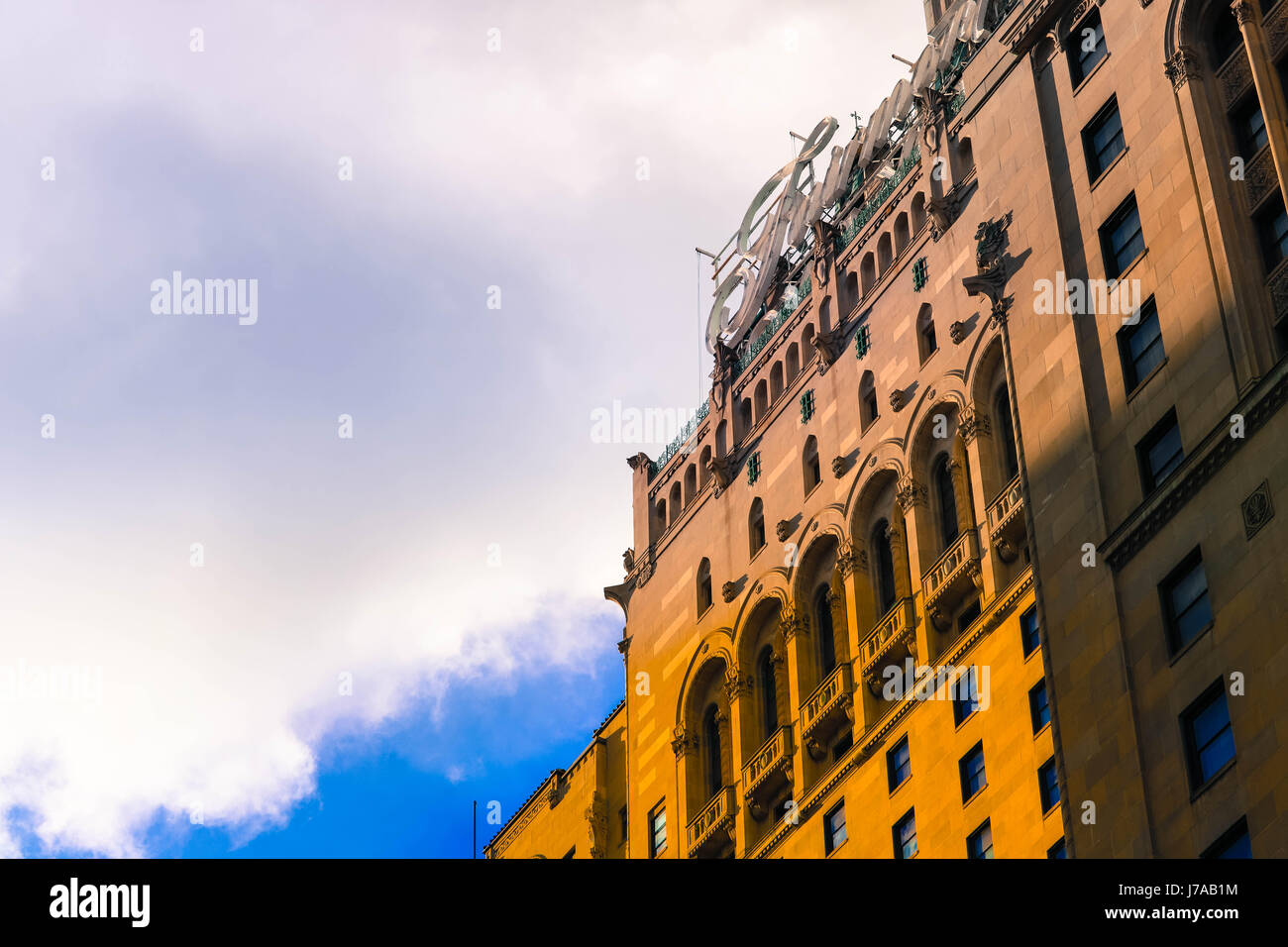 Architettura e il blu del cielo Foto Stock