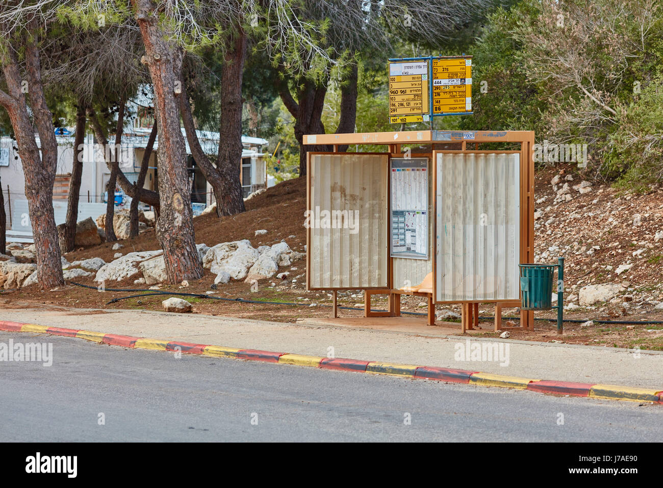 Ariel - 03 Gennaio 2017: Vuoto fermata bus in Ariel, Israele Foto Stock