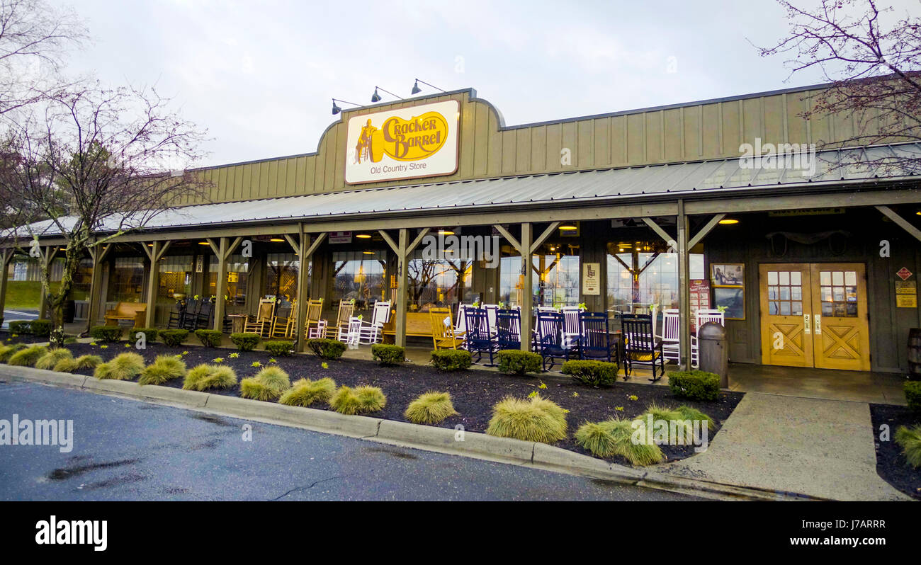 Il Cracker Barrel restauraunf e paese store - NEW YORK - NEW YORK - APRILE 2,2017 Foto Stock