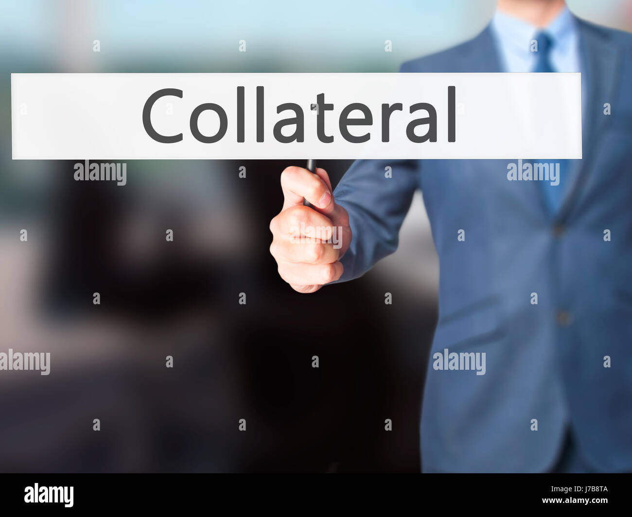 Garanzie - Business man mostra segno. Business, tecnologia internet concetto. Stock Photo Foto Stock