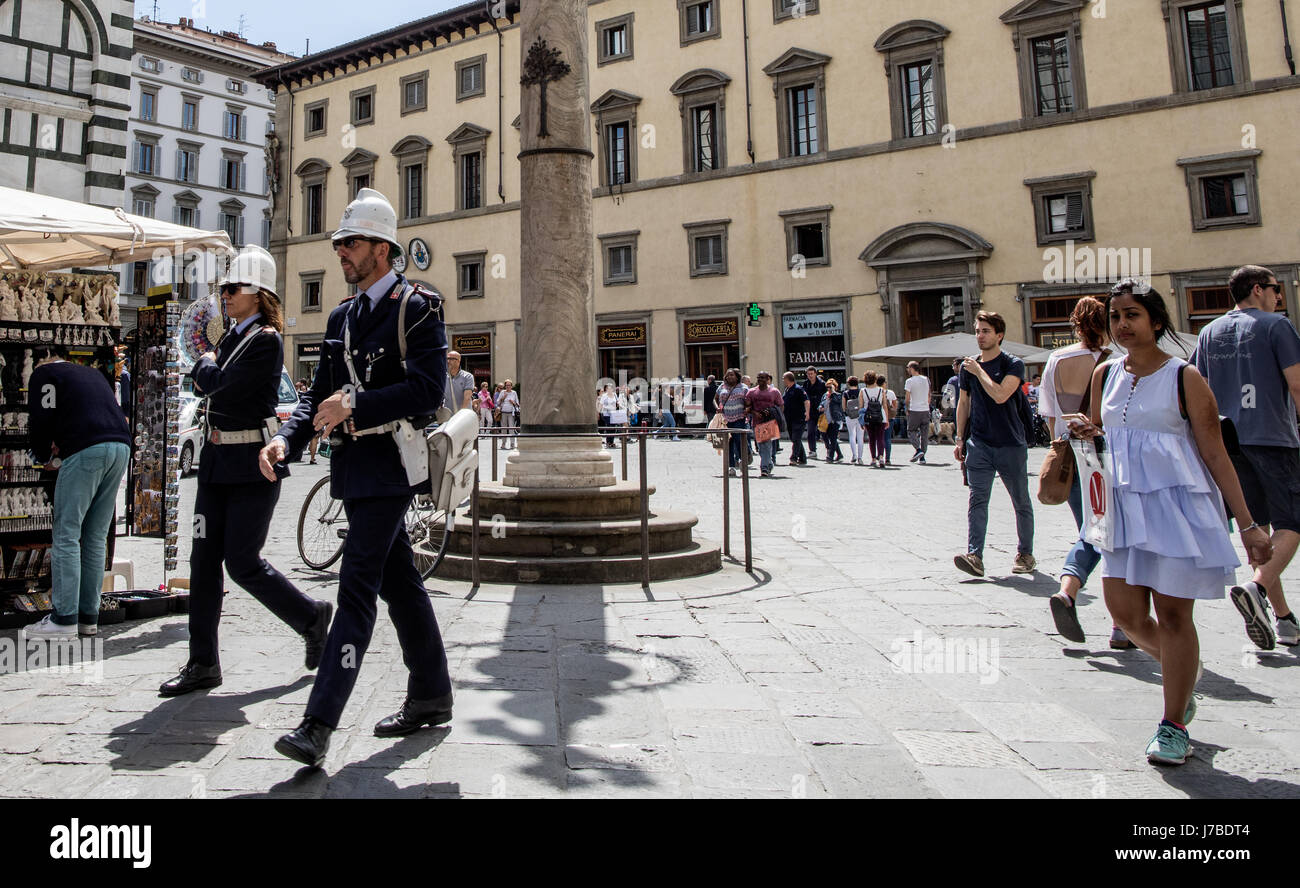 Italiano tradizionale di poliziotti di Firenze Italia Foto Stock