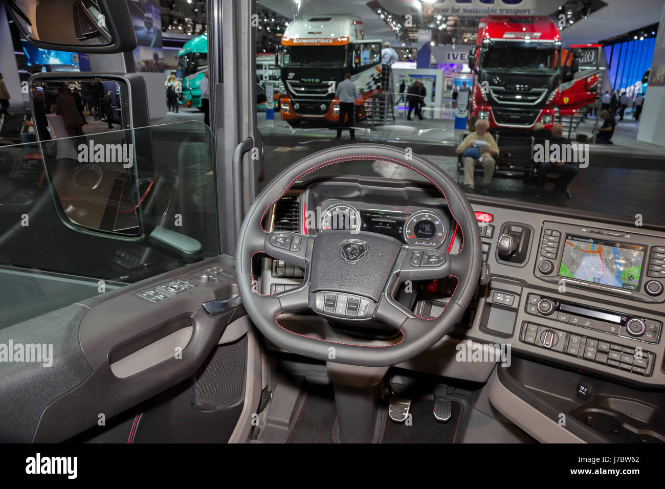 HANNOVER, Germania - Sep 21, 2016: Nuovo autocarro Scania interno all'International Motor Show per i veicoli commerciali. Foto Stock