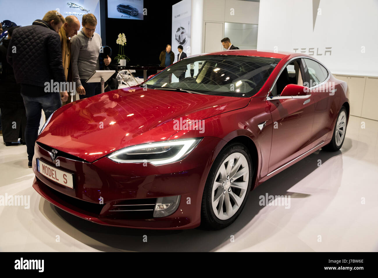 Bruxelles - Jan 19, 2017: Tesla Model S auto elettrica al Motor Show di Bruxelles. Foto Stock