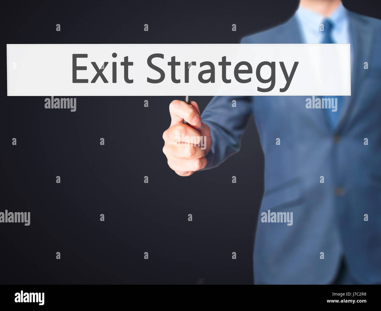 Exit Strategy - Imprenditore mano azienda segno. Business, tecnologia internet concetto. Stock Photo Foto Stock