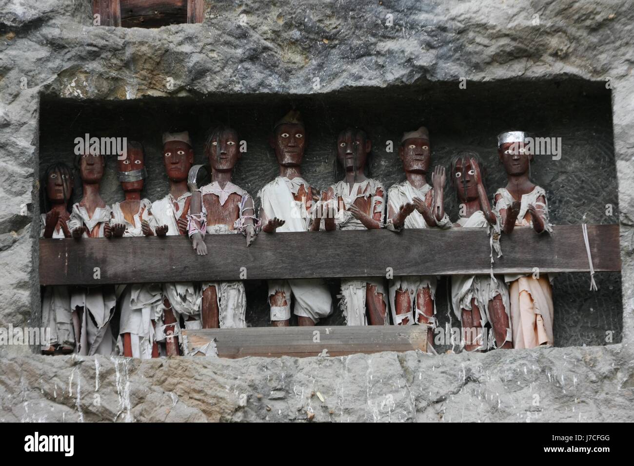 Rugiada culto antenato grave indonesia cimitero culto antenato grave holzpuppen lemo Foto Stock