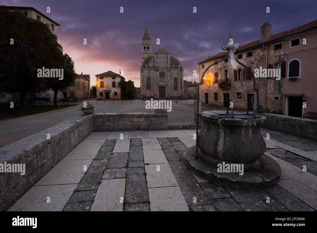 Piccolo posto Savicenta all'alba, Istria, Croazia Foto Stock