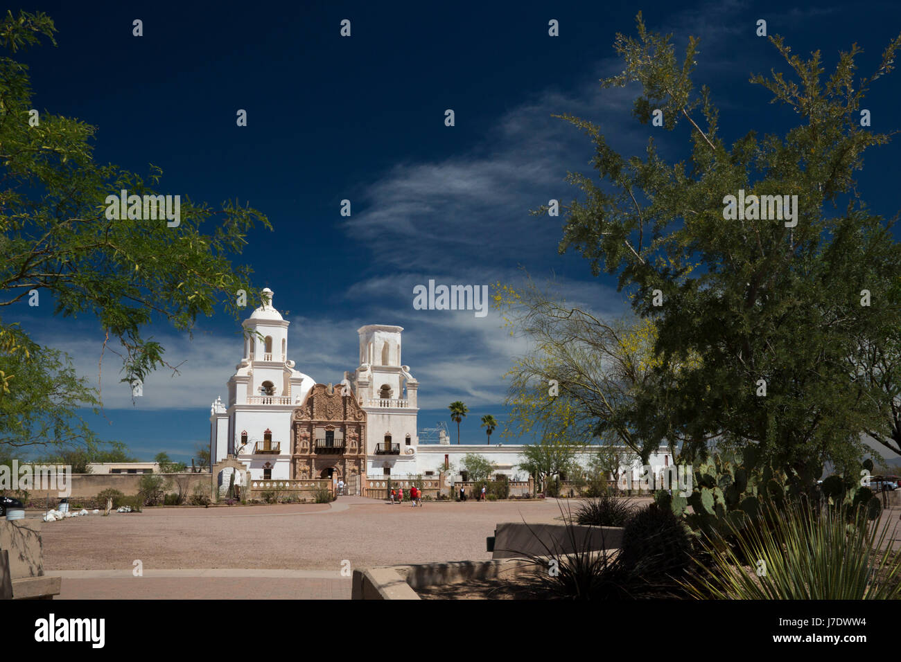 Tucson, Arizona - La missione di San Xavier del Bac il Tohono O'odham Nazione. La missione era stata stabilita in spagnolo 1692; l'attuale costruzione risale Foto Stock