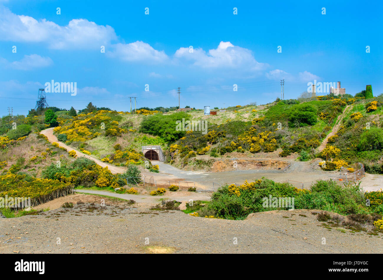 Il declino Tuckingmill ingresso Sud Crofty miniera al Pool Cornwall. Il copricapo di South Crofty può essere visto a th eleft di th ephoto. Foto Stock