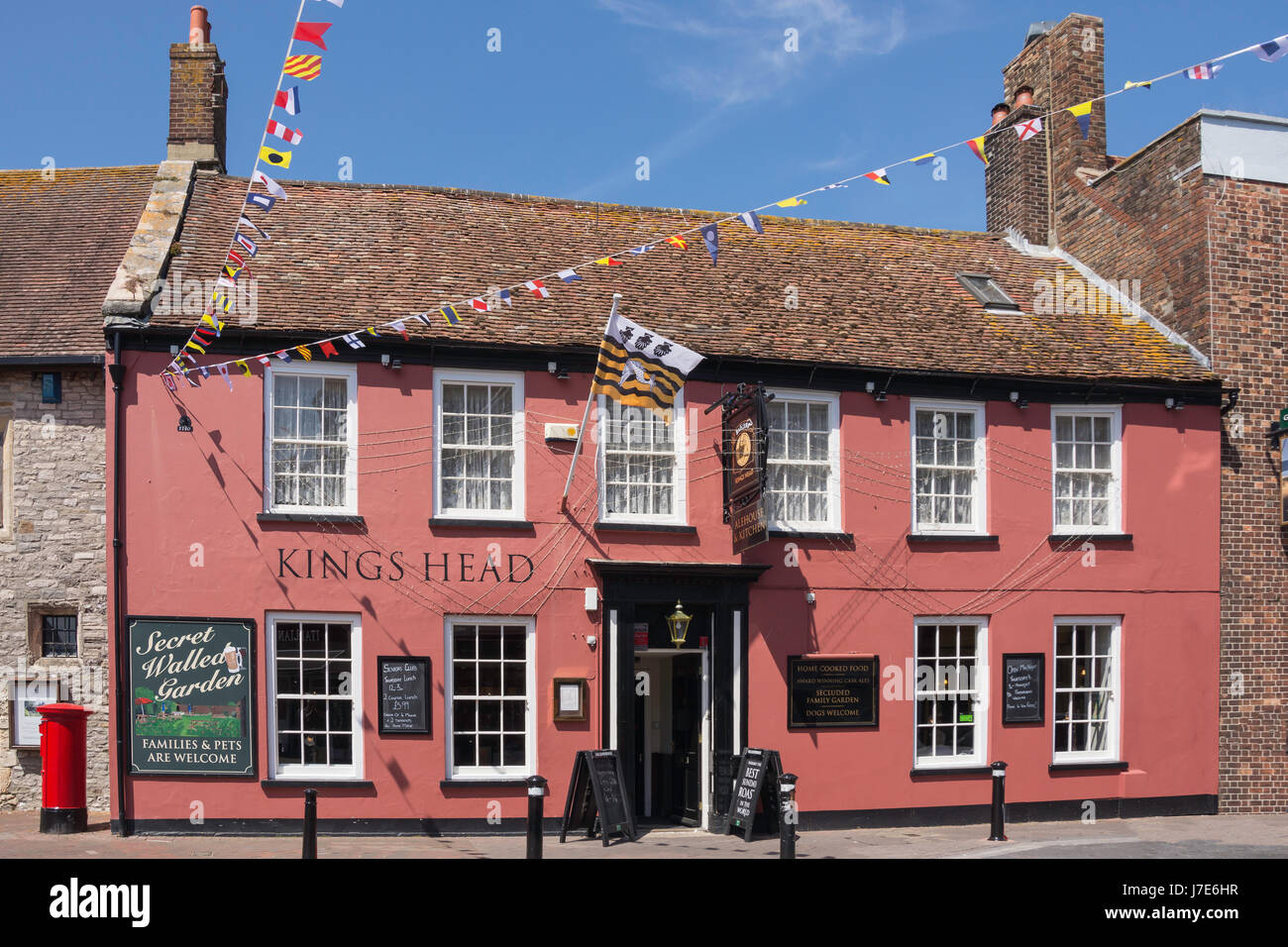 Xv secolo il kings Head Pub, inferiore High Street, Poole, Dorset, England, Regno Unito Foto Stock