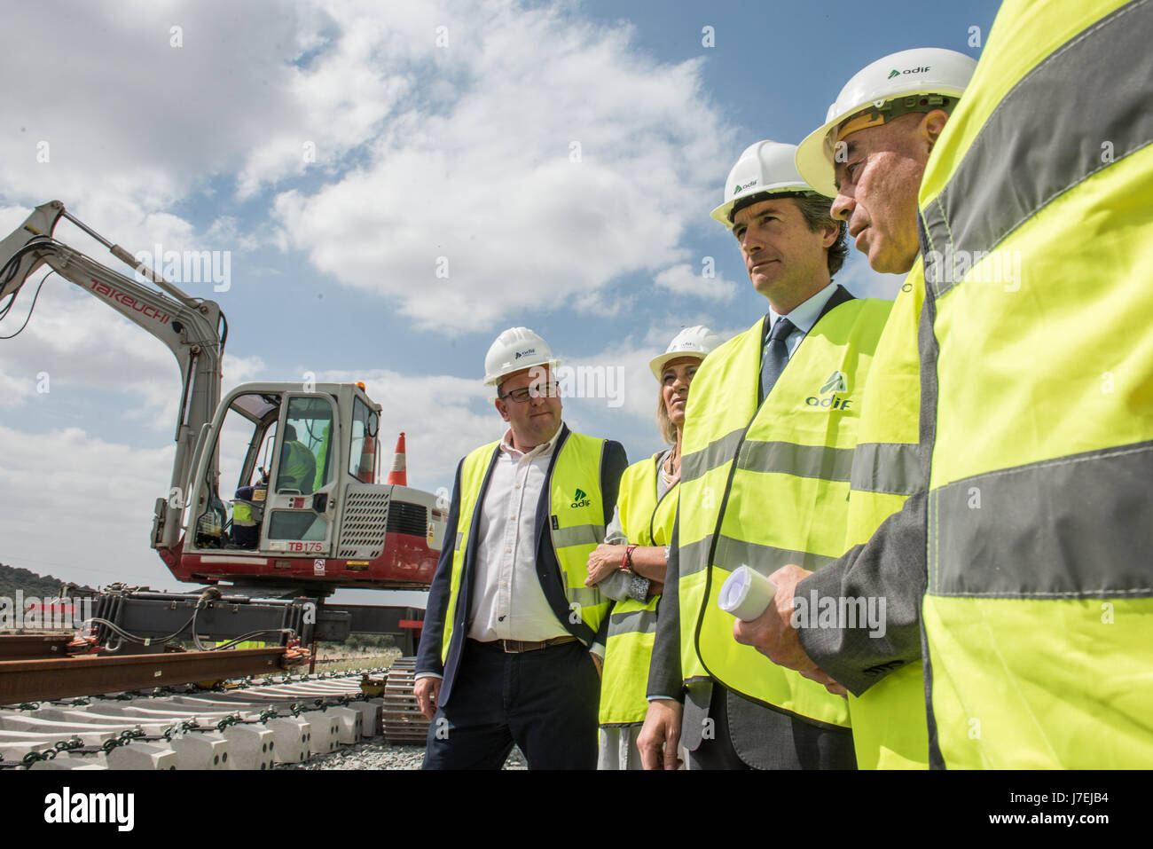 Visita del Ministro fo lavori pubblici e dei trasporti, Iñigo de la Serna al treno ad alta velocità ferrovia in Estremadura. Foto Stock