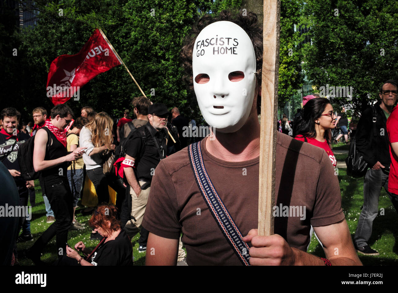 Bruxelles, Belgio. 24 maggio 2017. marcia di protesta contro il Presidente degli Stati Uniti d'America nel centro della città di Bruxelles, in Belgio, il 24.05.2017 il presidente statunitense Donald Trump, per partecipare a una NATO (Organizzazione del Trattato del Nord Atlantico) summit Maggio 25 da Wiktor Dabkowski | Utilizzo di credito in tutto il mondo: dpa/Alamy Live News Foto Stock