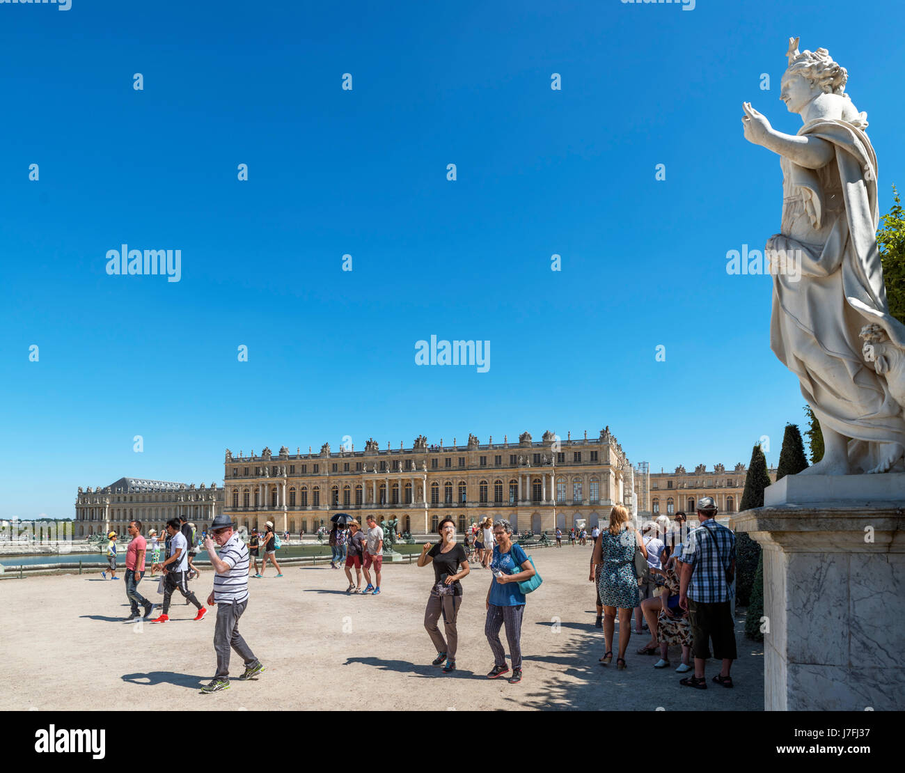 Vista posteriore del Chateau de Versailles (Palazzo di Versailles), nei pressi di Parigi, Francia Foto Stock