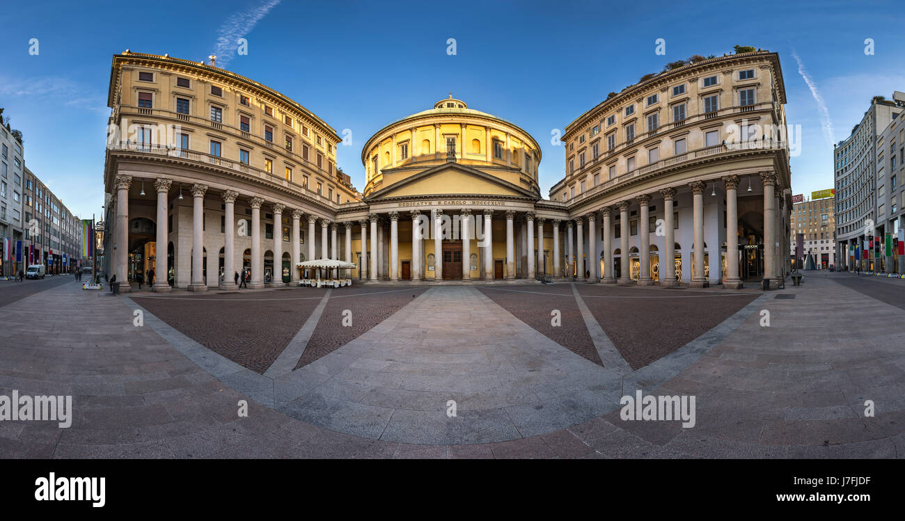 Milano, Italia - 2 gennaio 2015: San Carlo al Corso è un neo-classica chiesa nel centro di Milano. La facciata della chiesa è stata progettata nel 1844 da Carlo Ama Foto Stock