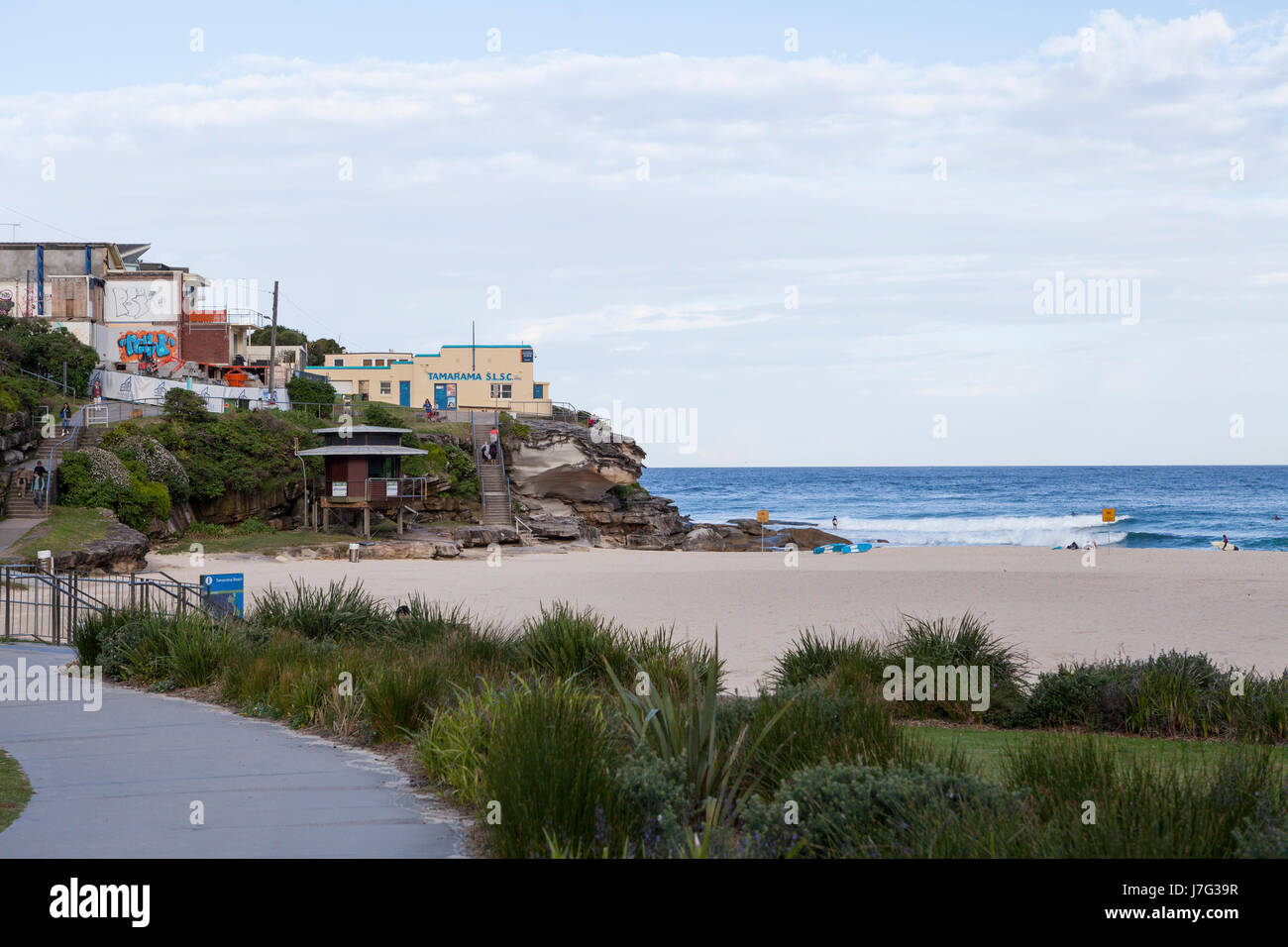 Per Bondi e Coogee percorso, passeggiata costiera. sezione sostituito dopo 2016 tempeste Foto Stock