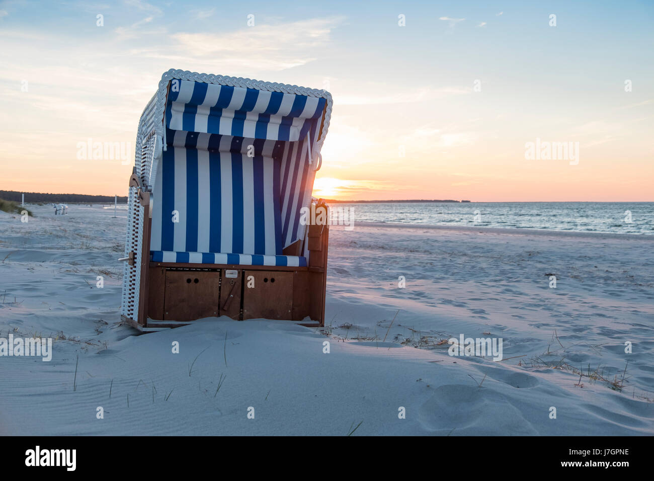 Sedia spiaggia sulla spiaggia di Prerow, Mar Baltico, Darss, Meclenburgo-Pomerania Occidentale, Germania Foto Stock