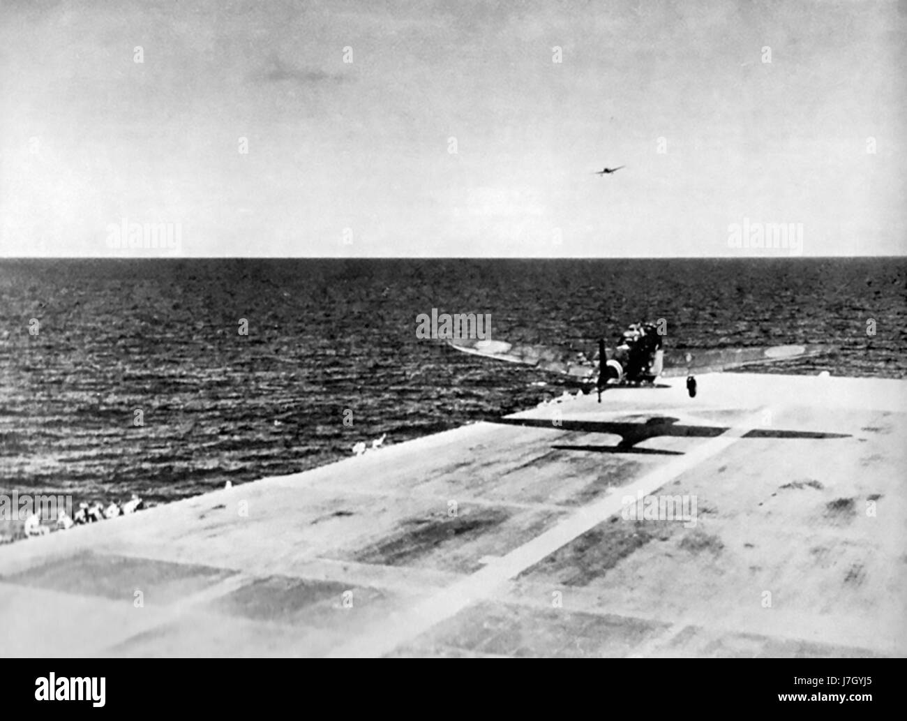 Attacco di Pearl Harbor. Giapponese portaerei Zuikaku lancia Nakajima B5N2 'Kate' siluro di aerei di attacco a Pearl Harbor 7 Dicembre 1941 Foto Stock