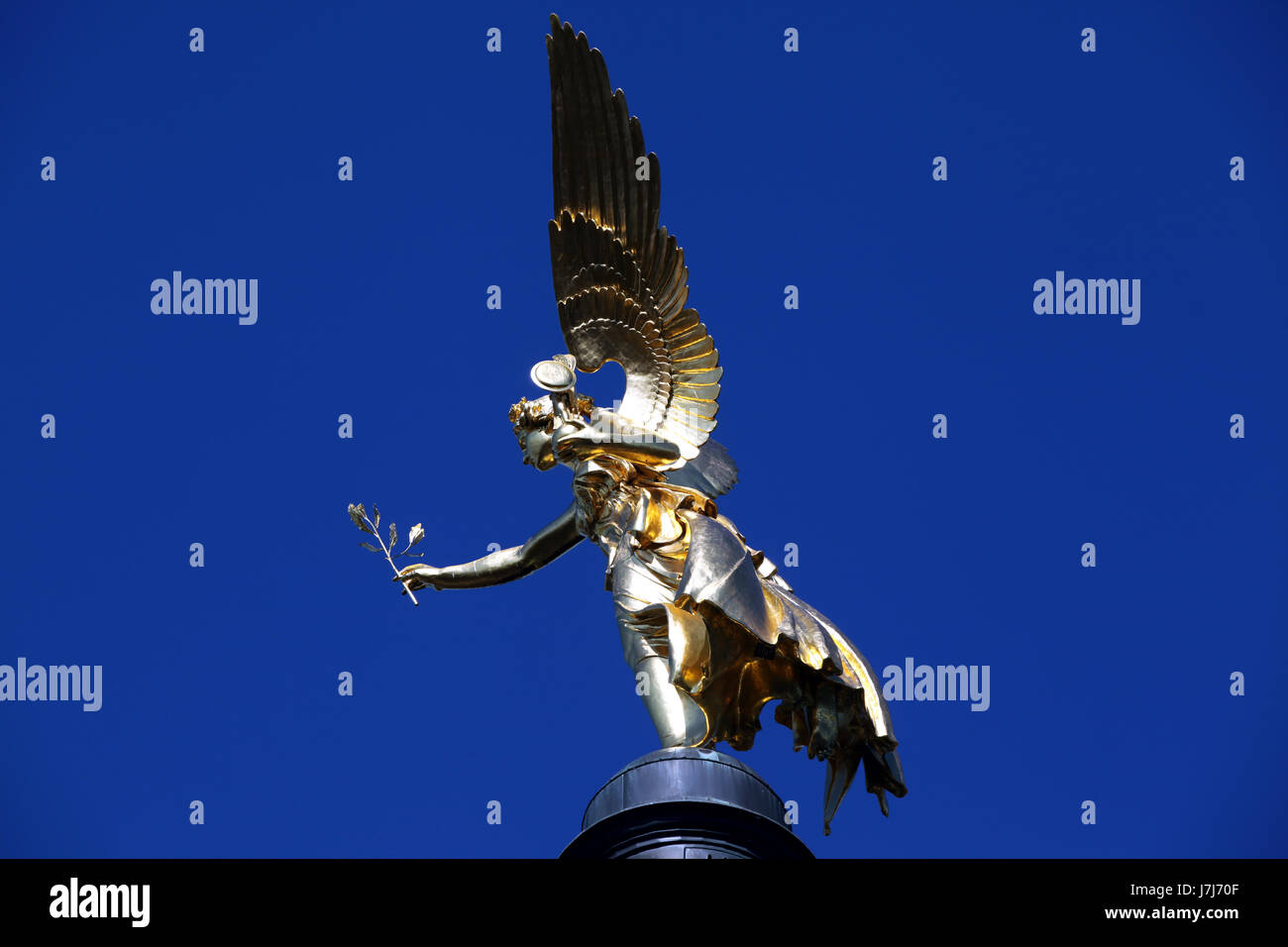 Un monumento di guerra metallo Baviera Monaco di Baviera dea repubblica federale di Germania Germania donna Foto Stock