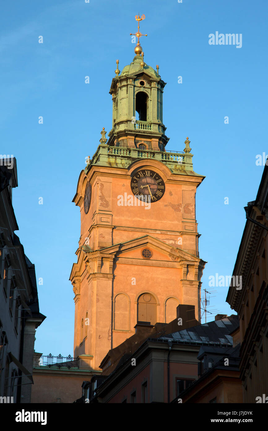 Torre della chiesa Storkyrkan; Gamla Stan Isola, Stoccolma, Svezia Foto Stock