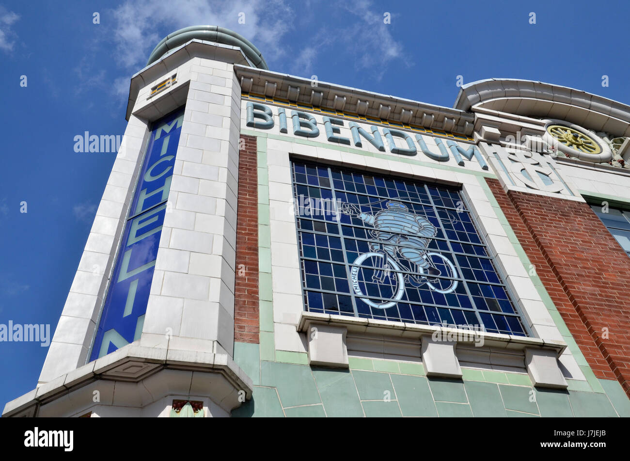 L'Art Deco Bibendum Ristorante in Fulham Road, Kensington, Londra. L'edificio è casa Michelin, ex hq dell'azienda di pneumatici nel Regno Unito Foto Stock