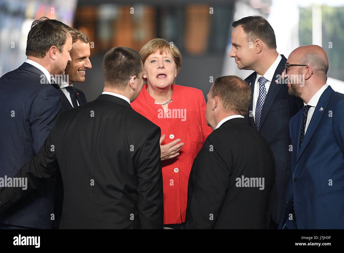 Il cancelliere tedesco Angela Merkel (centro) durante l'Organizzazione del Trattato del Nord Atlantico (NATO) Vertice di Bruxelles. Foto Stock