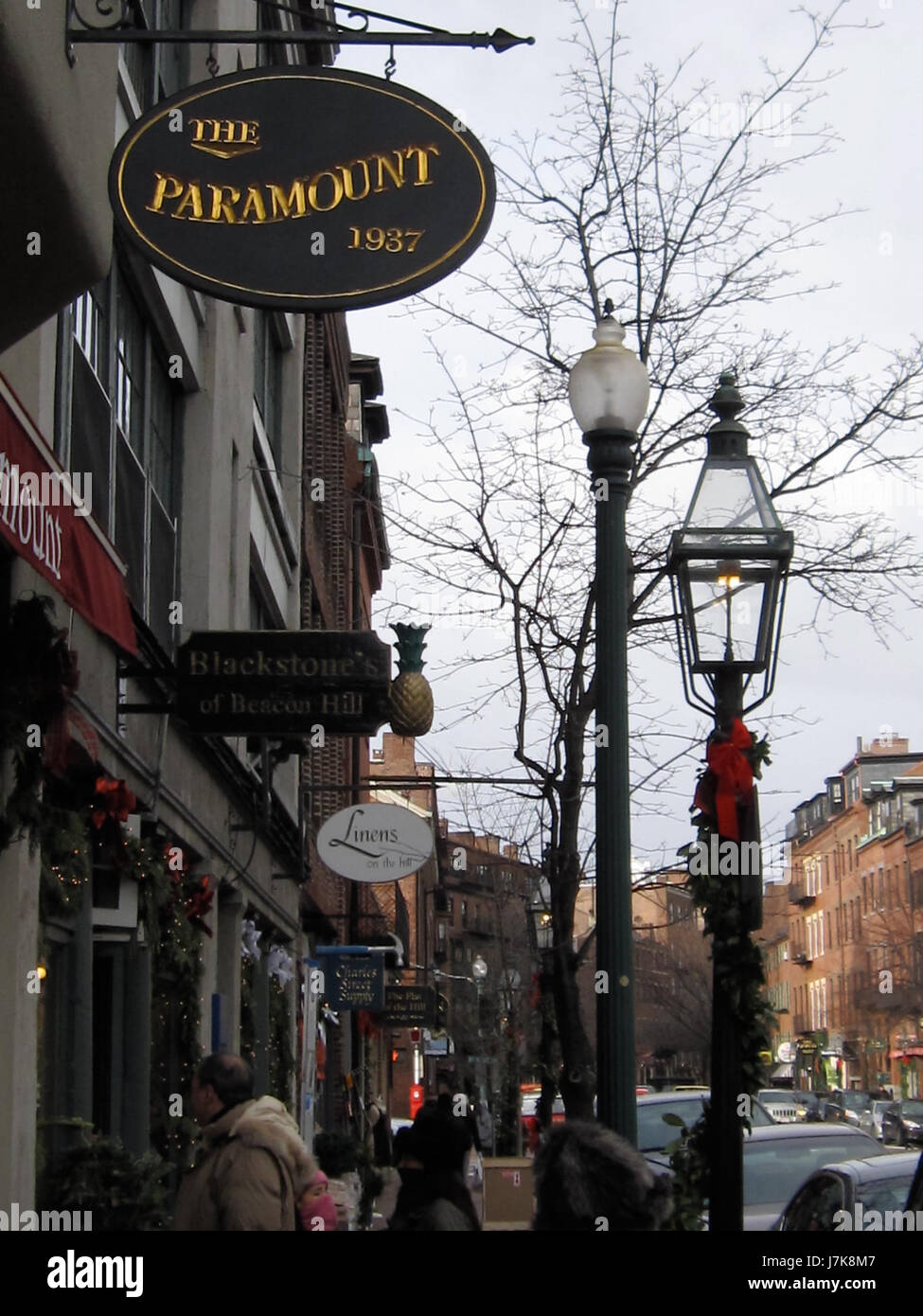 2010 Charles St, Boston 1210 si riferisce a un edificio o struttura specifica situato al 2010 di Charles Street a Boston, Massachusetts. L'albergo è noto per la sua posizione all'interno del paesaggio urbano della città. Foto Stock