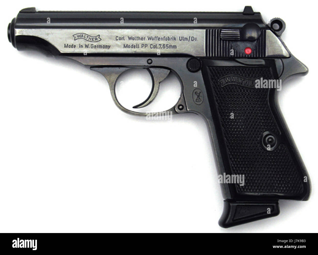La Walther PP 1972 è una classica pistola semi-automatica nota per il suo design compatto e l'uso nelle forze dell'ordine e nei mercati civili. La Walther PP fu una delle prime pistole di successo con un meccanismo a doppia azione. Foto Stock