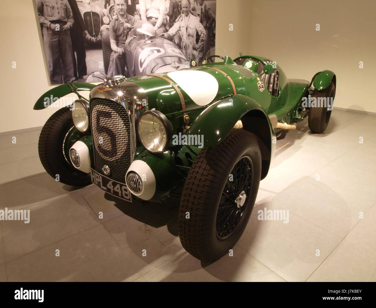 La Lagonda V12 del 1939 era un'automobile ad alte prestazioni utilizzata dal le Mans Works Team. Quest'auto d'epoca faceva parte della stagione di corse 1939, mostrando ingegneria e design avanzati per i suoi tempi. Foto Stock