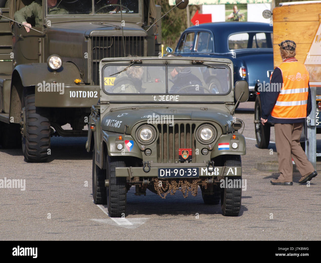 La Jeep NEKAF del 1956 era un veicolo militare utilizzato dalle forze armate olandesi. Basato sulla Jeep statunitense, è stato prodotto per l'uso in vari terreni ed è stato una parte importante della logistica militare e delle operazioni durante la metà del XX secolo. Foto Stock