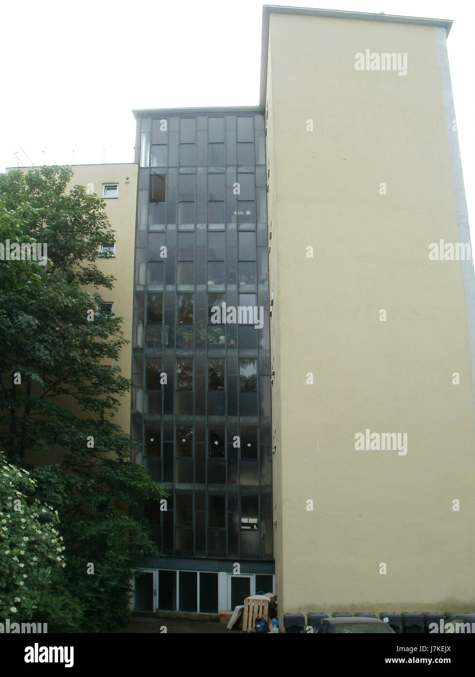 Questo si riferisce a un evento o a un'immagine catturata il 15 maggio 2011, a SaarbrÃ¼cken 12 a KossmannstraÃŸe, in Germania. Il titolo può rappresentare un luogo o un evento significativo nella storia della città. Foto Stock