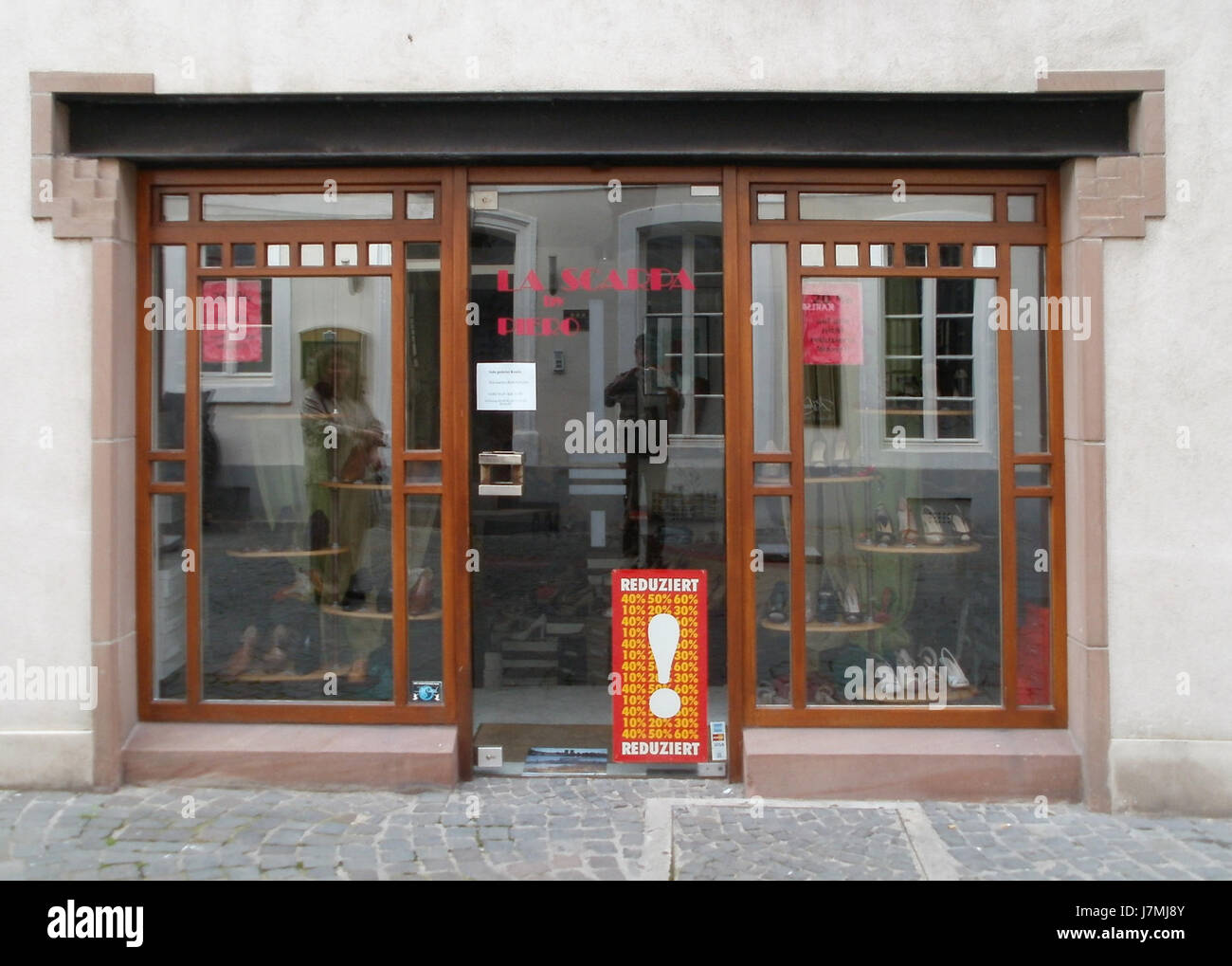 Questo titolo si riferisce probabilmente a un indirizzo a SaarbrÃ¼cken, Germania. La menzione di "Kappenstr5" può indicare un luogo o una proprietà specifica, possibilmente rilevante per uno sviluppo urbano o regionale all'interno della città. Foto Stock