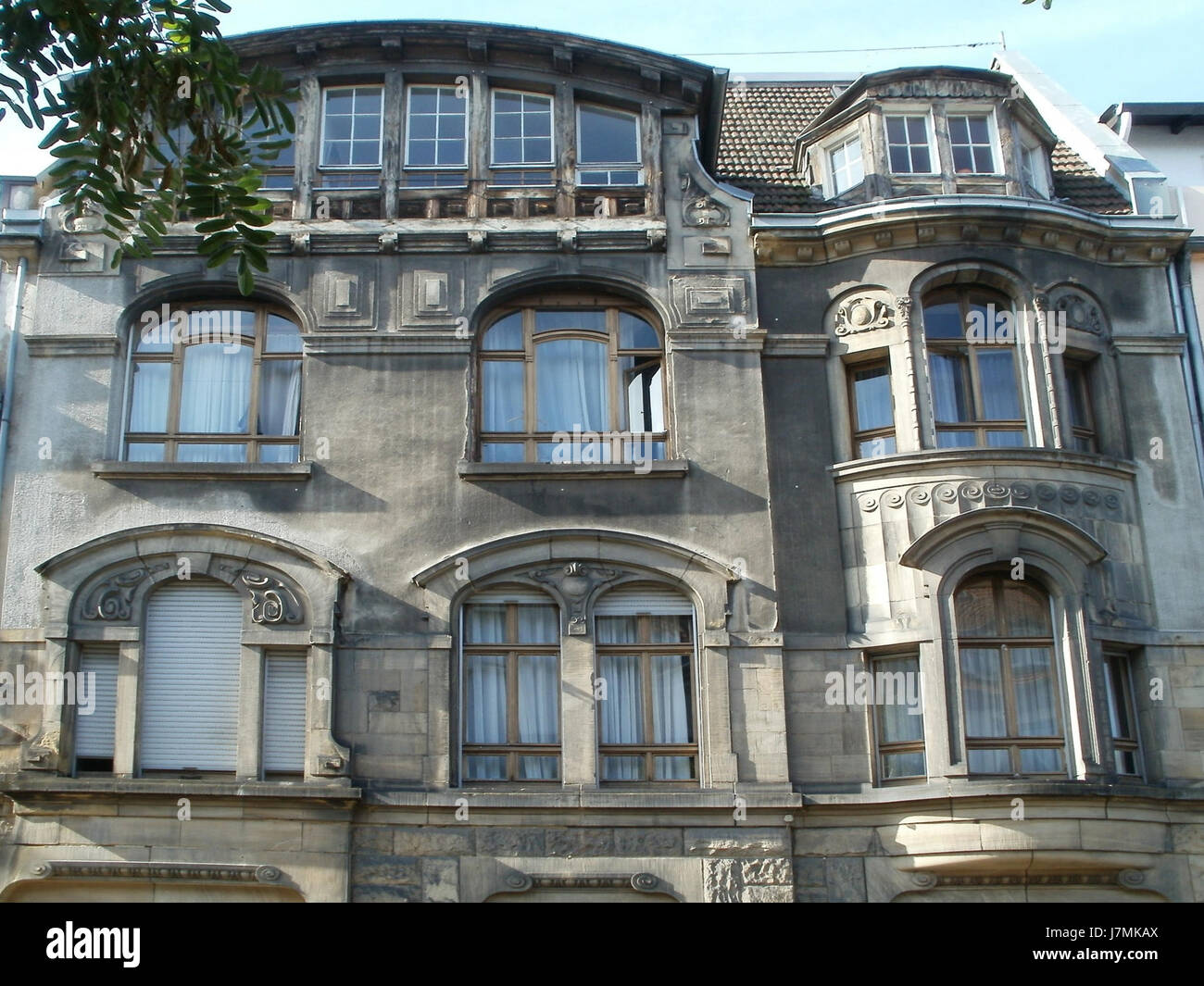 Il SchumannstraÃŸe 22 di SaarbrÃ¼cken, Germania, è un indirizzo associato a edifici residenziali o commerciali. SaarbrÃ¼cken è la capitale della regione del Saarland, conosciuta per il suo significato storico e culturale moderno. Foto Stock