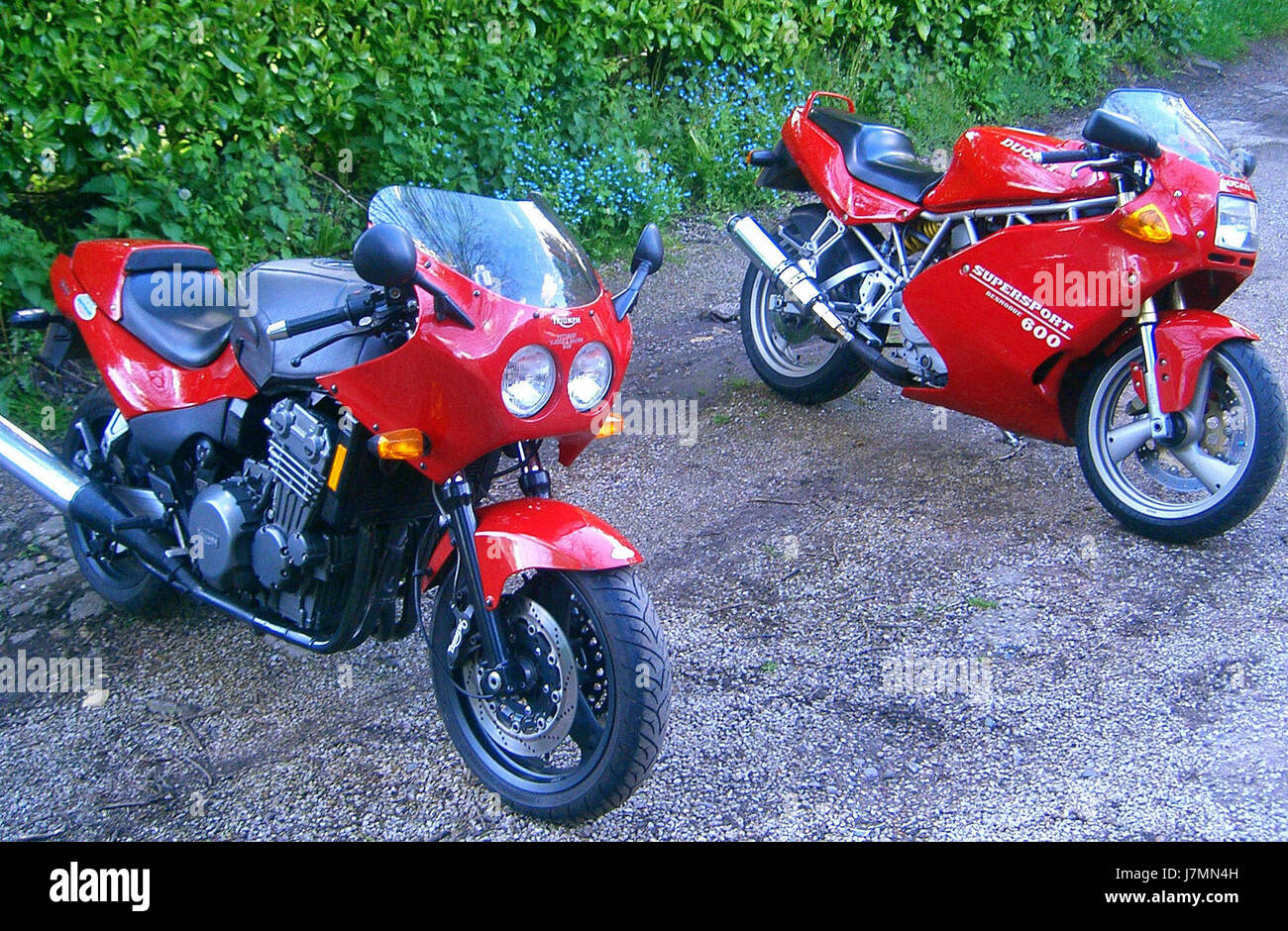 2 bici rosse Foto Stock
