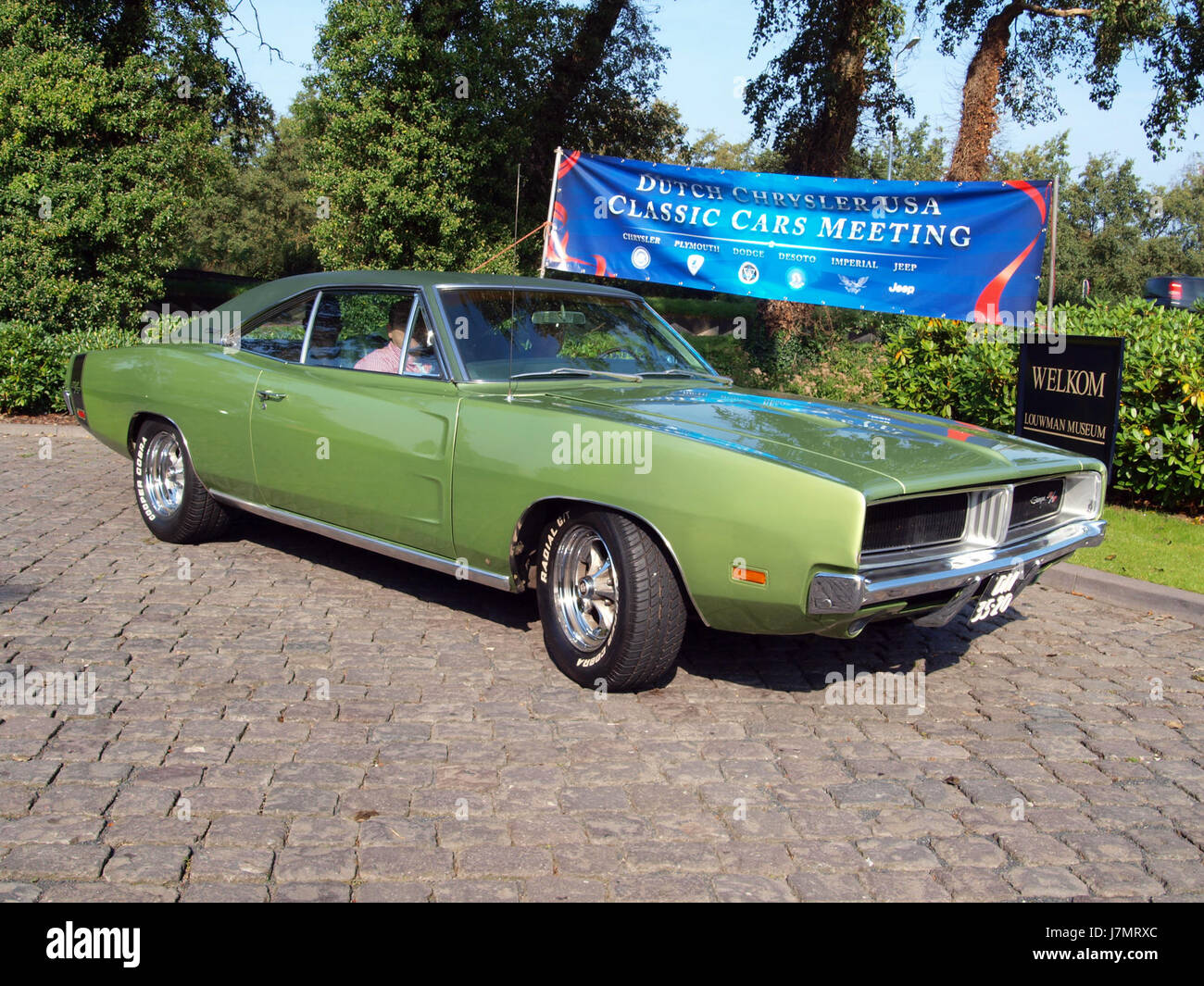Questa immagine mostra la Dodge Charger R/T 1969, una classica muscle car americana nota per il suo potente motore e il design iconico. È diventato un simbolo della cultura automobilistica degli anni '1960. Foto Stock