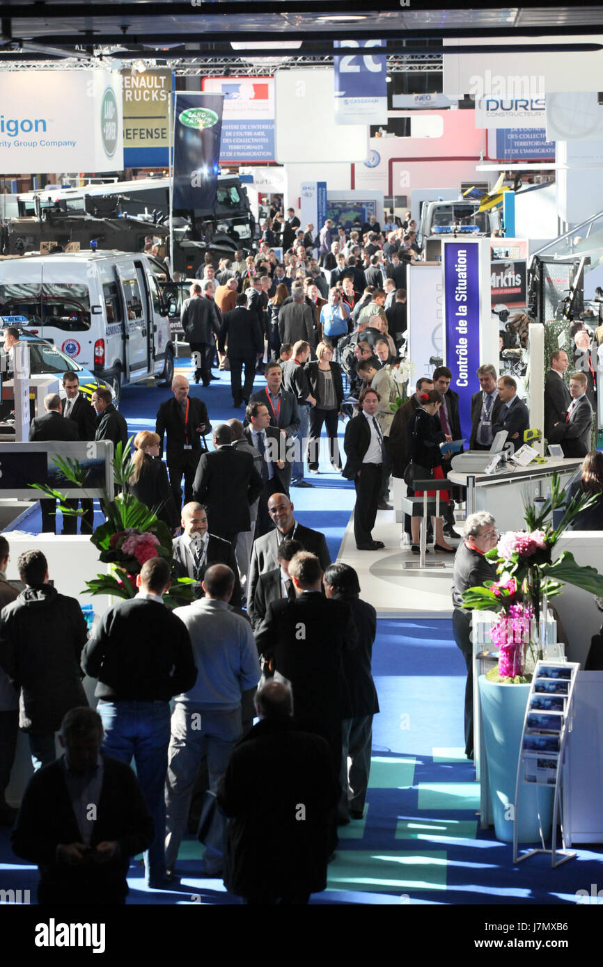 Milipol Paris 2011 si riferisce alla fiera internazionale incentrata sulla sicurezza interna e la protezione civile, che presenta le ultime tecnologie di sicurezza, sistemi e innovazioni dei leader mondiali del settore. Foto Stock