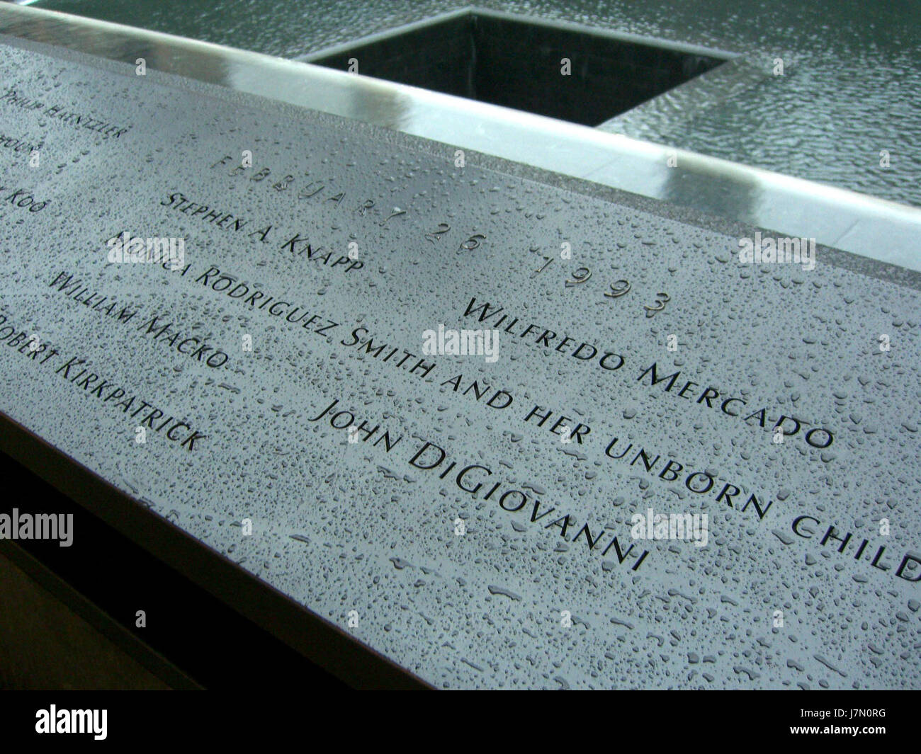 Questo si riferisce a un'immagine o a un documento relativo all'attentato al World Trade Center del 1993. Il pannello N 73 di Luigi Novi è una fotografia o rappresentazione specifica dell'evento, che mostra le conseguenze o le scene correlate. Foto Stock