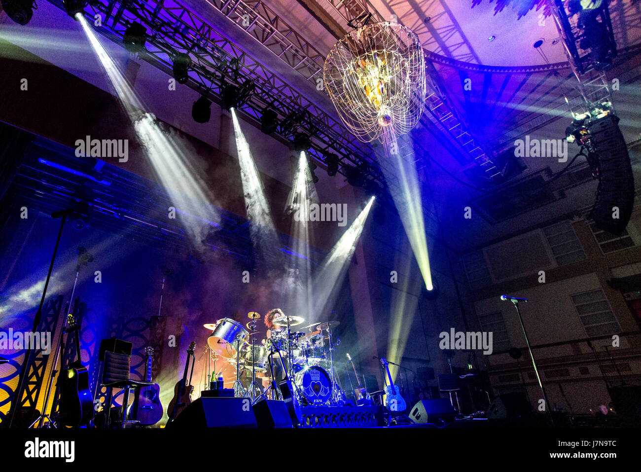 Il centro termale, Bridlington, UK. 25 Maggio 2017.Simple Minds eseguire presso il centro termale, Bridlington, N. Yorks, Inghilterra 25.05.2017 Credito: Gary Stafford/Alamy Live News Foto Stock