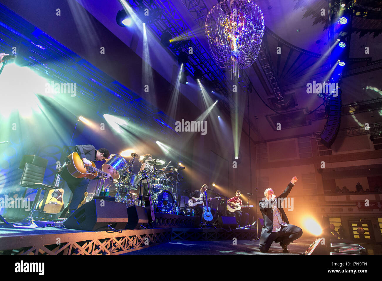 Il centro termale, Bridlington, UK. 25 Maggio 2017.Simple Minds eseguire presso il centro termale, Bridlington, N. Yorks, Inghilterra 25.05.2017 Credito: Gary Stafford/Alamy Live News Foto Stock