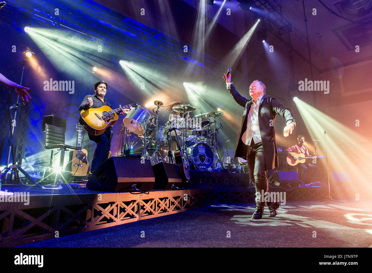 Il centro termale, Bridlington, UK. 25 Maggio 2017.Simple Minds eseguire presso il centro termale, Bridlington, N. Yorks, Inghilterra 25.05.2017 Credito: Gary Stafford/Alamy Live News Foto Stock