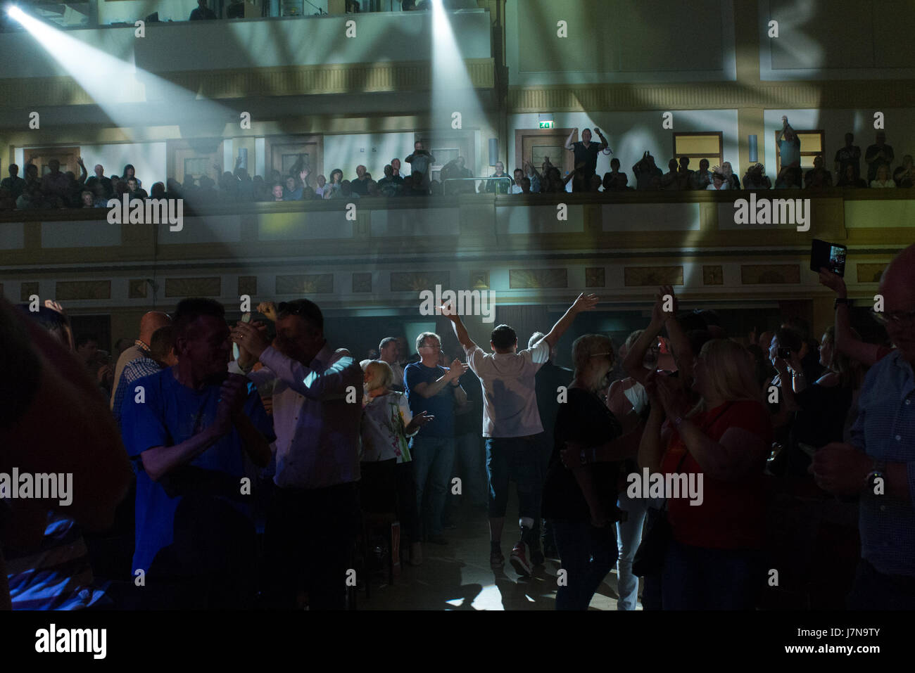 Il centro termale, Bridlington, UK. 25 Maggio 2017.Simple Minds eseguire presso il centro termale, Bridlington, N. Yorks, Inghilterra 25.05.2017 Credito: Gary Stafford/Alamy Live News Foto Stock