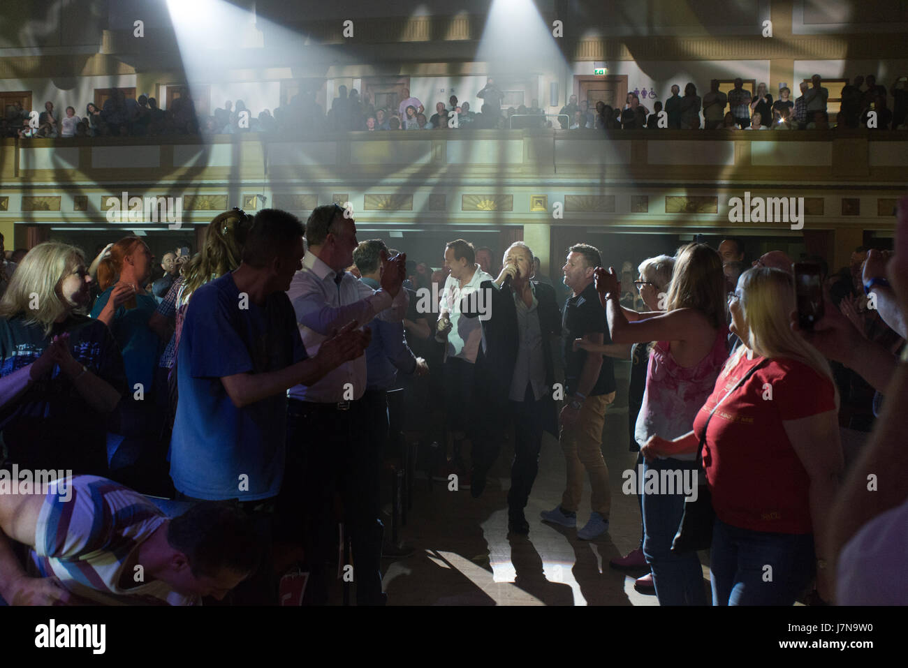 Il centro termale, Bridlington, UK. 25 Maggio 2017.Simple Minds eseguire presso il centro termale, Bridlington, N. Yorks, Inghilterra 25.05.2017 Credito: Gary Stafford/Alamy Live News Foto Stock