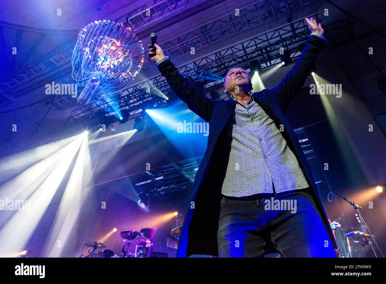 Il centro termale, Bridlington, UK. 25 Maggio 2017.Simple Minds eseguire presso il centro termale, Bridlington, N. Yorks, Inghilterra 25.05.2017 Credito: Gary Stafford/Alamy Live News Foto Stock