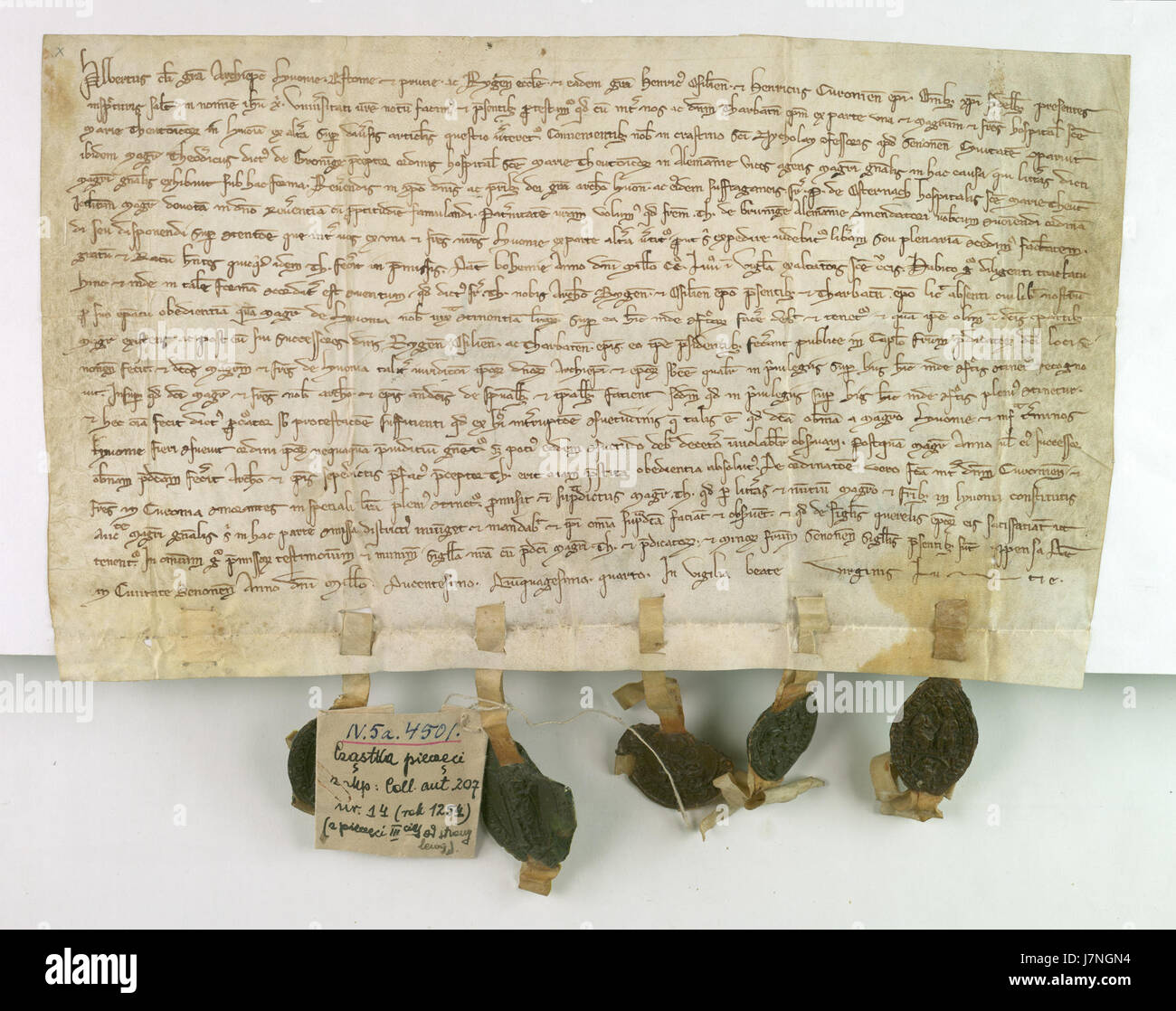 Alberto arcivescovo di Livonia e altri stringono un accordo con Teodorico de Gruninge. Questo si riferisce a un evento storico nell'Europa medievale, probabilmente un accordo di pace o di alleanza. Foto Stock