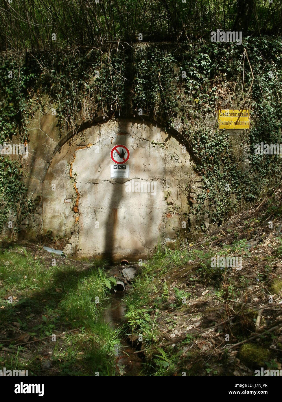 Il titolo si riferisce a un evento specifico o a un'opera d'arte associata alla collezione Von der Heydt, che espone opere d'arte di valore o mostre tenutesi il 29 aprile 2012. Probabilmente presenta opere o pezzi esposti in una mostra. Foto Stock