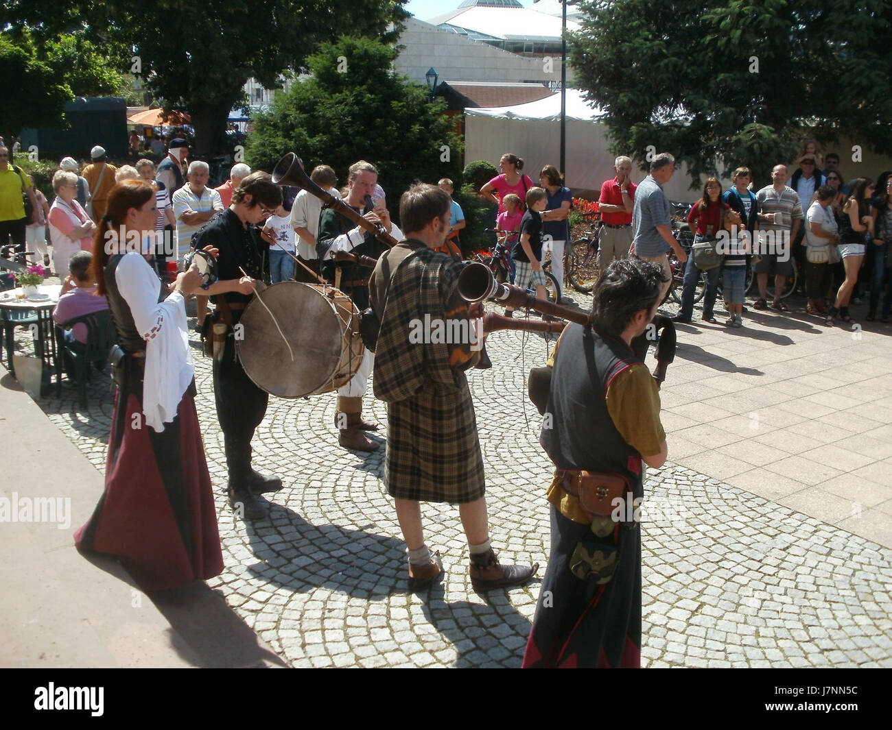 Halitus è un termine spesso associato a un gas o vapore, in genere riferito ai gas che possono emanare da un oggetto o sostanza. Ciò potrebbe riguardare processi chimici o fenomeni naturali. Foto Stock