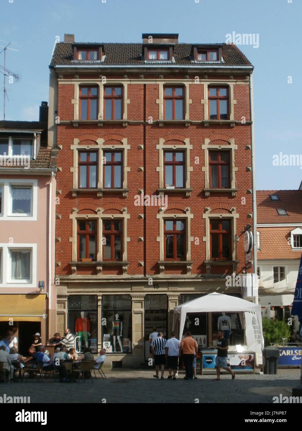 Il Kaltenbachstr del 20120629 a SaarbrÃ¼cken, in Germania, rappresenta una posizione specifica all'interno della città nota per il suo sviluppo urbano e le caratteristiche architettoniche. È una parte fondamentale delle infrastrutture della città. Foto Stock
