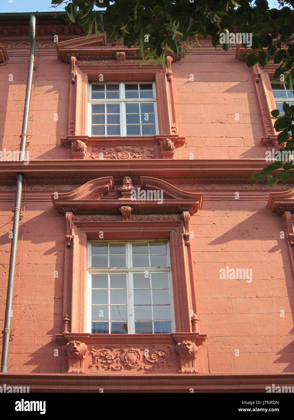 Questo si riferisce a una fotografia storica del castello di Magonza, in Germania, scattata nel 2012, che mostra l'architettura e la struttura del castello. Foto Stock
