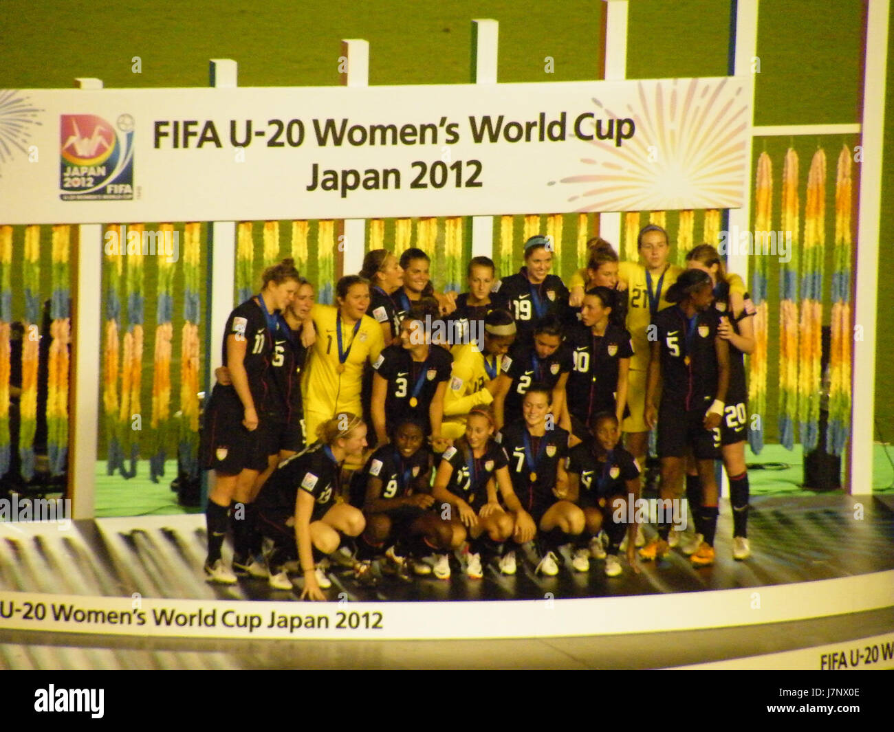 La Coppa del mondo femminile Under-20 2012 è stata vinta dagli Stati Uniti, segnando il loro terzo titolo nella competizione. Il torneo ha visto forti prestazioni da parte di varie squadre internazionali, con gli Stati Uniti che hanno sconfitto la Germania in finale. L'evento ha mostrato i talenti emergenti nel calcio di womenÂ, sottolineando le abilità, il lavoro di squadra e la crescita dello sport femminile in tutto il mondo. Foto Stock La Coppa del mondo femminile Under-20 2012 è stata vinta dagli Stati Uniti, segnando il loro terzo titolo nella competizione. Il torneo ha visto forti prestazioni da parte di varie squadre internazionali, con gli Stati Uniti che hanno sconfitto la Germania in finale. L'evento ha mostrato i talenti emergenti nel calcio di womenÂ, sottolineando le abilità, il lavoro di squadra e la crescita dello sport femminile in tutto il mondo. Foto Stock