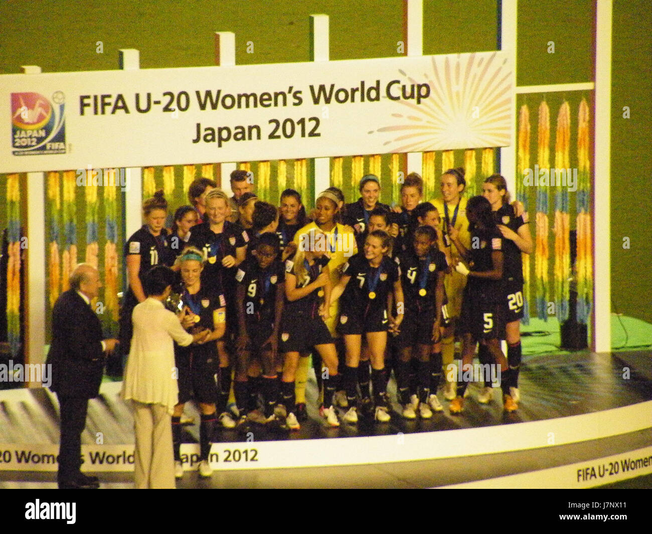 La Coppa del mondo femminile Under-20 2012 ha visto una vittoria storica della squadra vincitrice. Questo campionato è una pietra miliare significativa nel calcio femminile, che mette in mostra il talento globale e la natura competitiva del calcio giovanile. Foto Stock La Coppa del mondo femminile Under-20 2012 ha visto una vittoria storica della squadra vincitrice. Questo campionato è una pietra miliare significativa nel calcio femminile, che mette in mostra il talento globale e la natura competitiva del calcio giovanile. Foto Stock